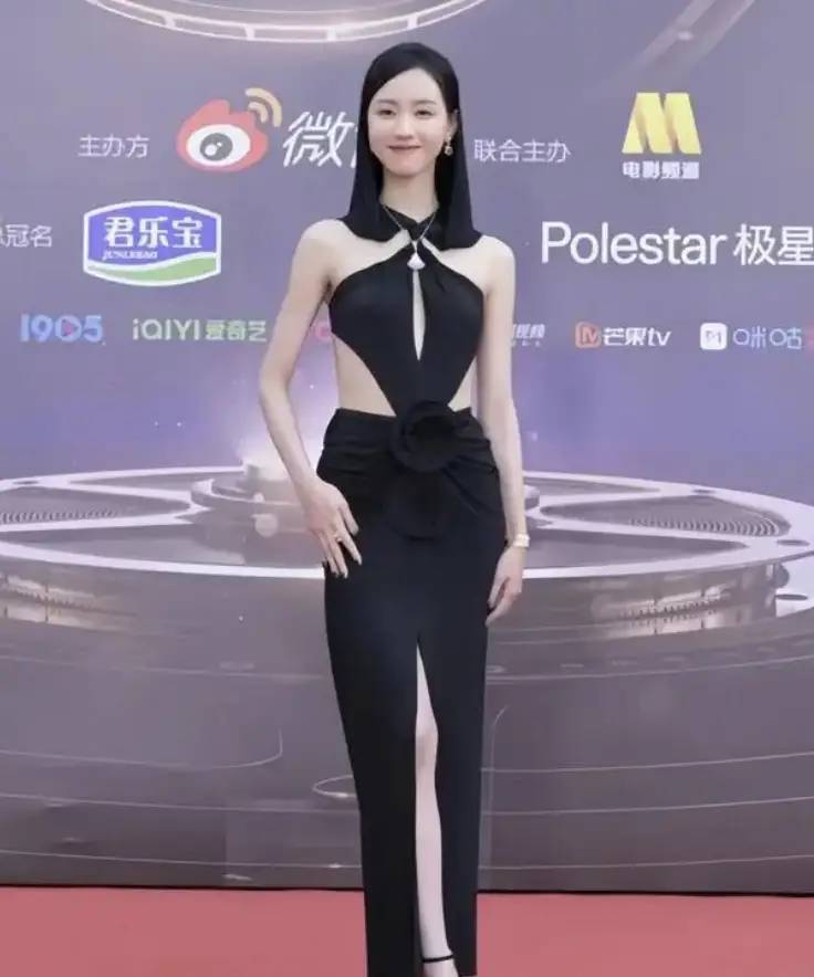 女星穿衣，出糗和惊艳，就在一念间，2023贾玲和高叶等女星验证了