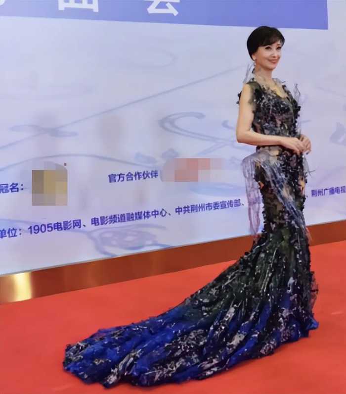 女星穿衣，出糗和惊艳，就在一念间，2023贾玲和高叶等女星验证了