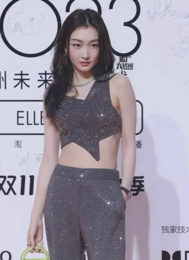 女星穿衣，出糗和惊艳，就在一念间，2023贾玲和高叶等女星验证了