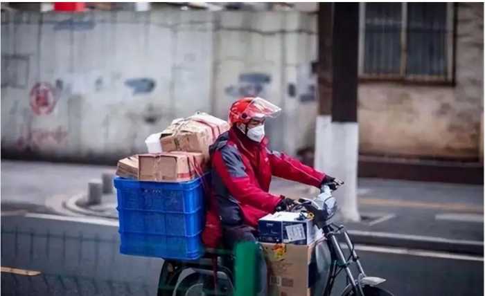 京东的001号快递员，老板曾承诺干满5年能买一套房子，后来怎样？