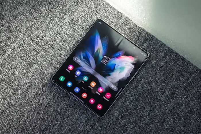 三星Galaxy Z Fold3 5G体验：都第三代了，折叠屏手机真的好用吗？