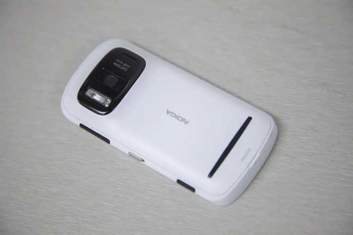 多年后再回顾诺基亚经典作Nokia 808 PureView：影像革命的起点