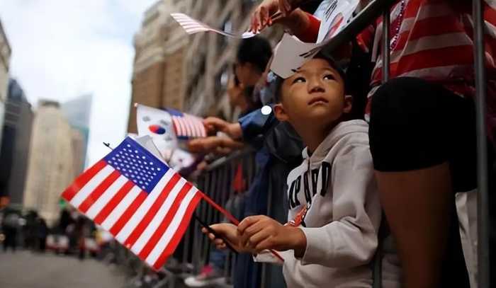 被美遣返的美籍华人，如今没有国籍，中国做法值得全世界学习