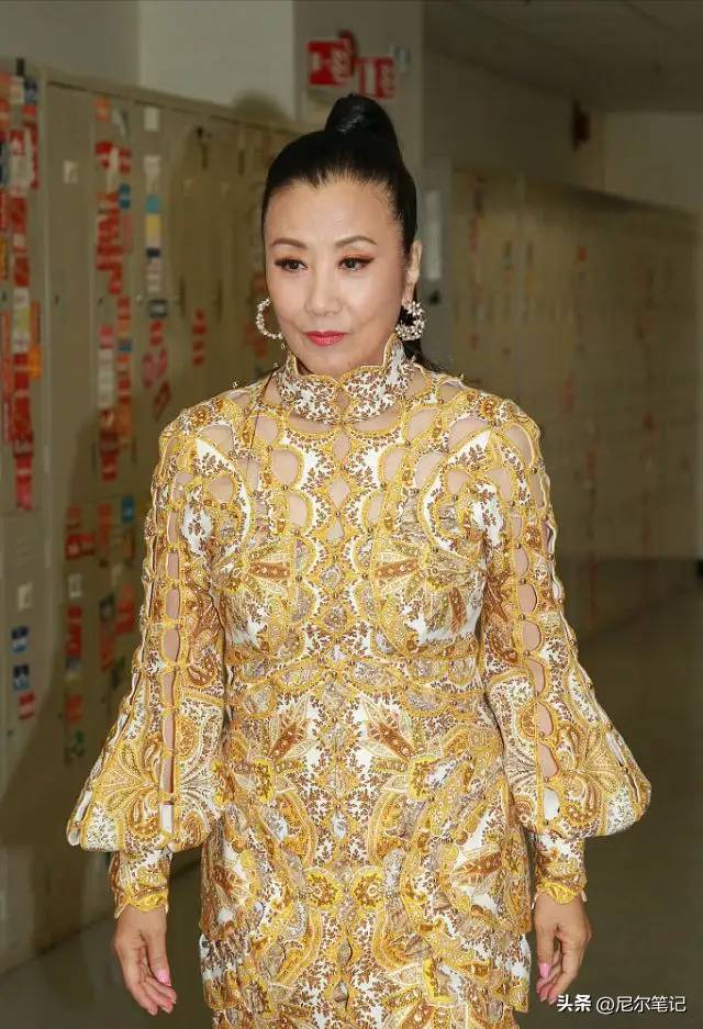 汪明荃情史：力压赵雅芝却一生无子，罗家英疯狂求婚，63岁得二嫁