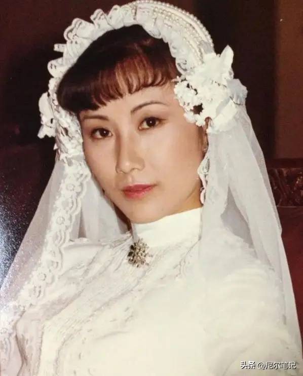 汪明荃情史：力压赵雅芝却一生无子，罗家英疯狂求婚，63岁得二嫁