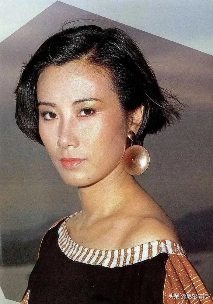 汪明荃情史：力压赵雅芝却一生无子，罗家英疯狂求婚，63岁得二嫁