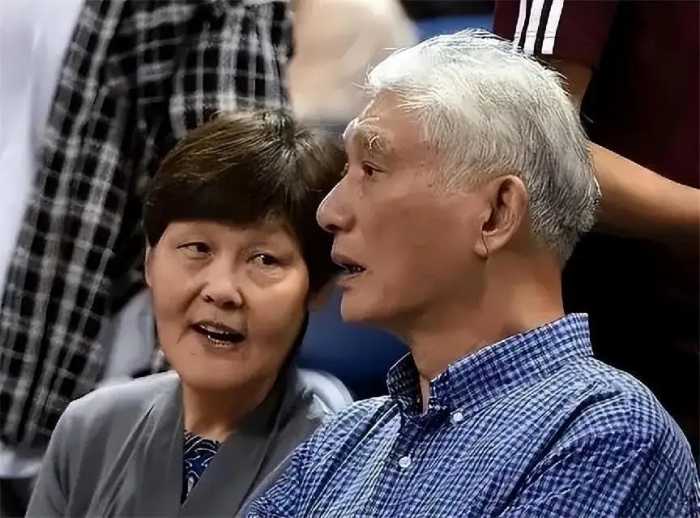 姚明父母：72岁父亲一头白发，75岁母亲驼背，希望姚明生二胎