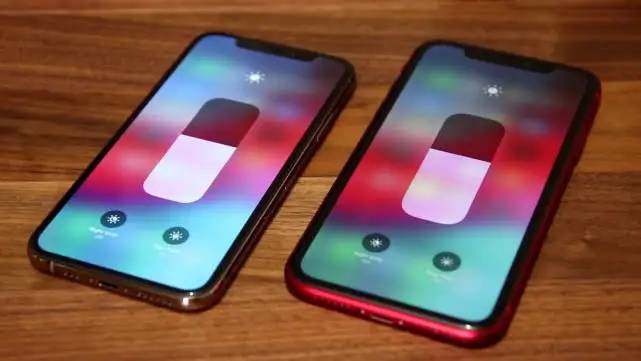 iPhone XS和XR买哪个？10个理由告诉你XS更好，贵是有原因的！