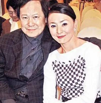 香港豪门“绿帽子”：娶最美打星、娇妻出轨干儿子、衣柜现半裸男