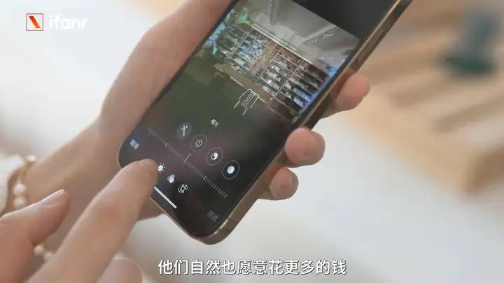 iPhone12 ProMax/mini评测：一大一小差在哪