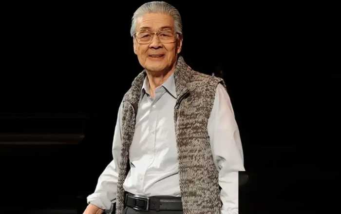 白天演员、晚上间谍，隐姓埋名75年，95岁的“姜子牙”传奇一生