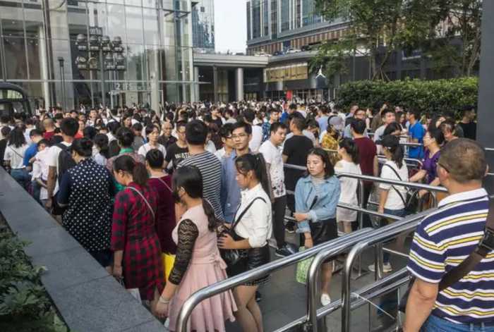 成都已经失守！全国游客这哪是来旅游 这是来攻城 人山人海密密麻麻