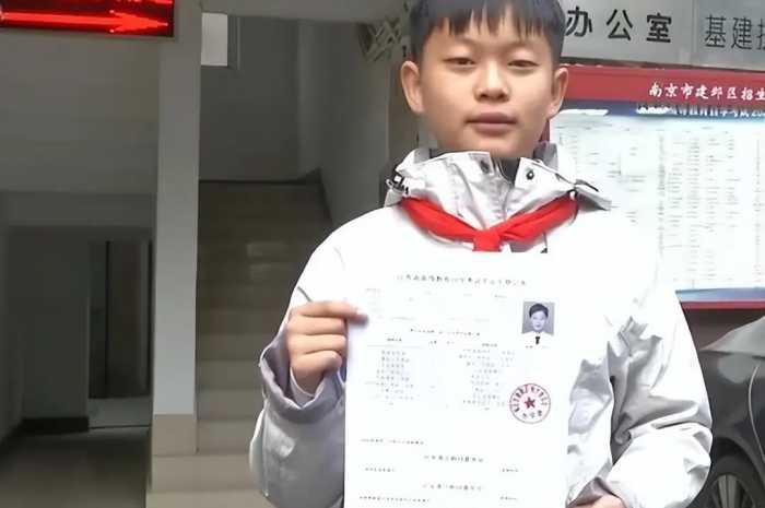 2012年，被父亲强迫在雪地上裸跑的4岁男孩，如今成就惊艳四方