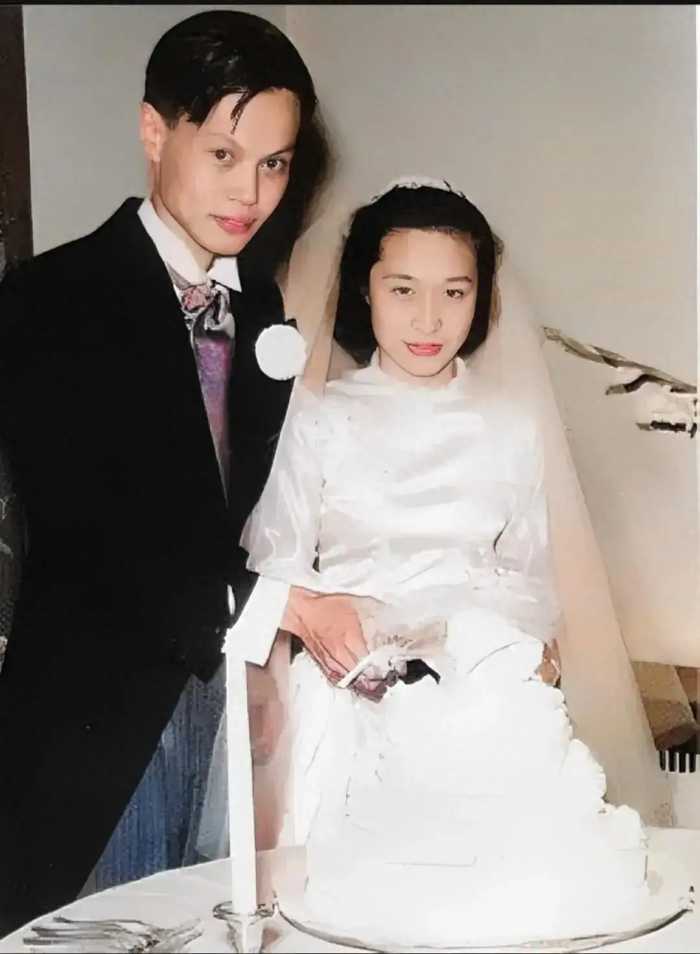 50年，杨振宁未婚妻杜致礼在美国留影，气质不凡，不愧为名将之女