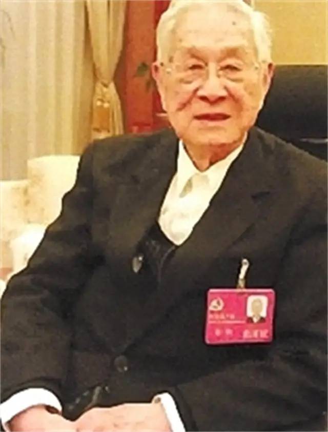 他曾任浙江省委书记，1966年被打倒，后来把一个浙江变成三个浙江