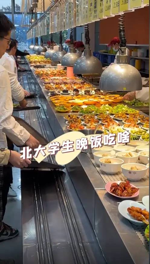 炸裂！韩国大学食堂“限量一块肉”后，特意用中文提示，评论炸锅