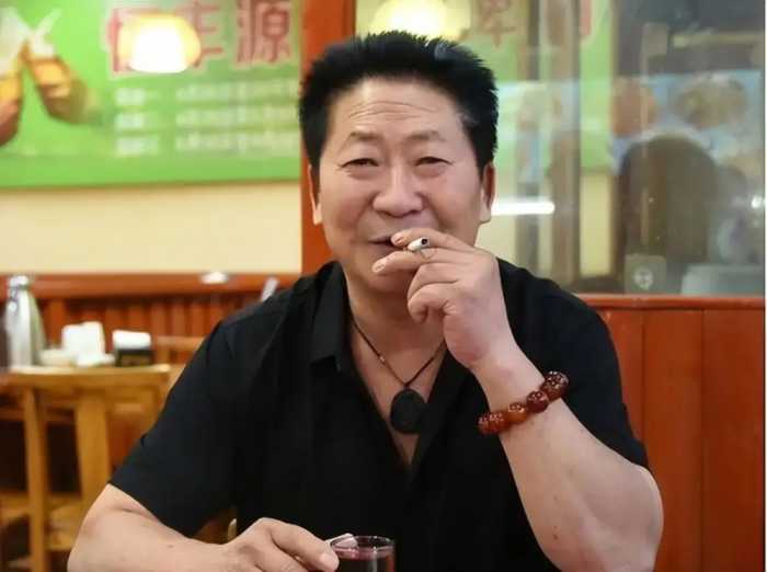 中国“辣王”李永志：5斤辣椒配白酒吃了38年，现在下场令人同情