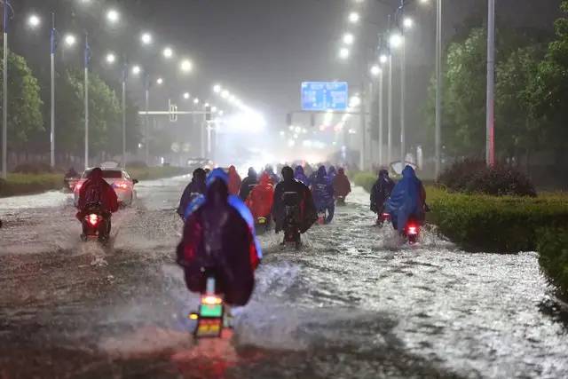 江苏暴雨高温中心已定！今晚至7月21号天气预报，暴雨分布如下！