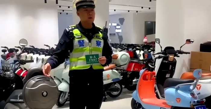 交警满大街严查电动车，为啥不直接查厂家？交通部说出内情！