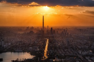 浙江一男子进山钓鱼，彻夜未归和家人失联，民警找到时还在钓鱼！